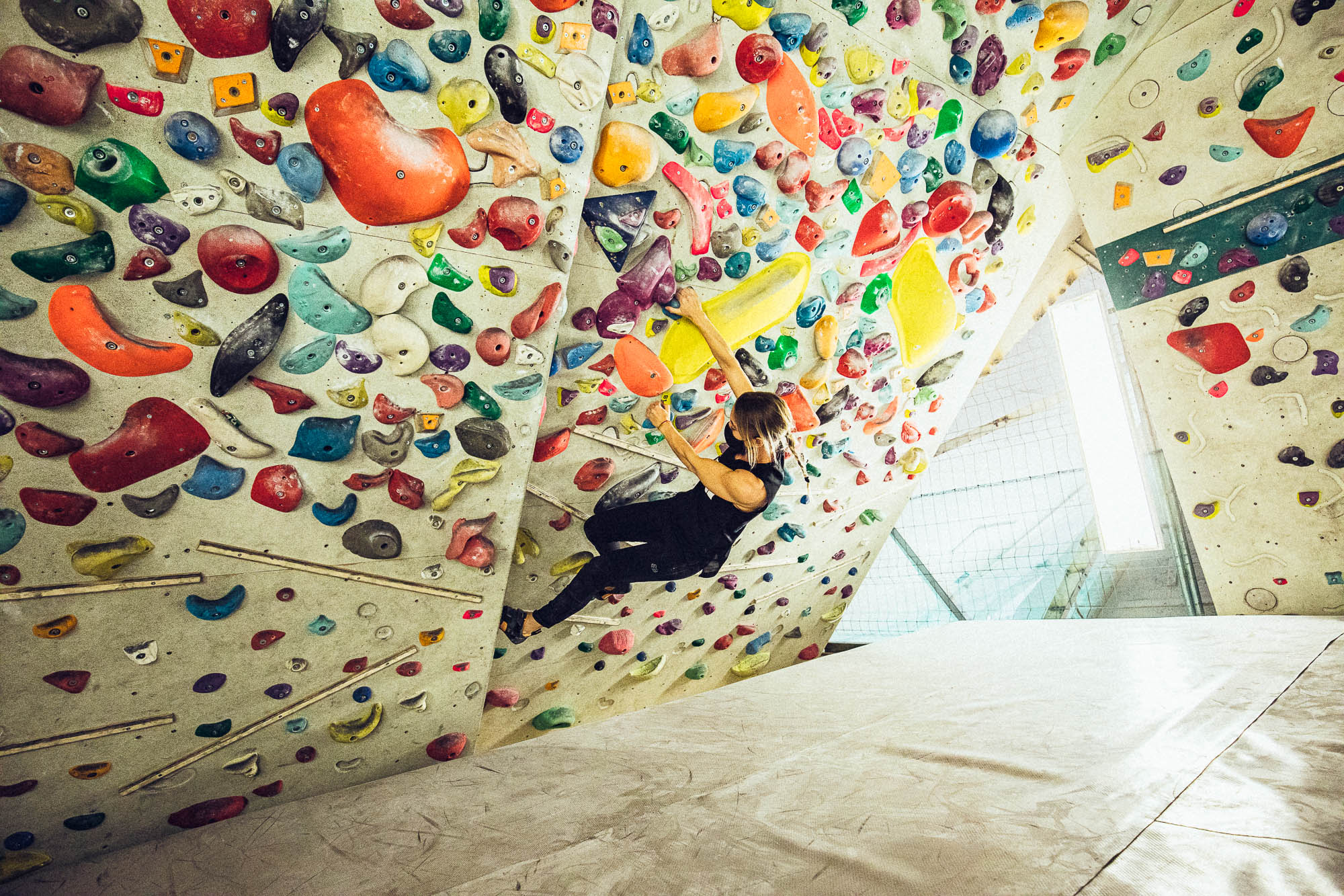 Export x3 5D4 1162 Bouldering Sarah & Vanessa Gaswerk 2020